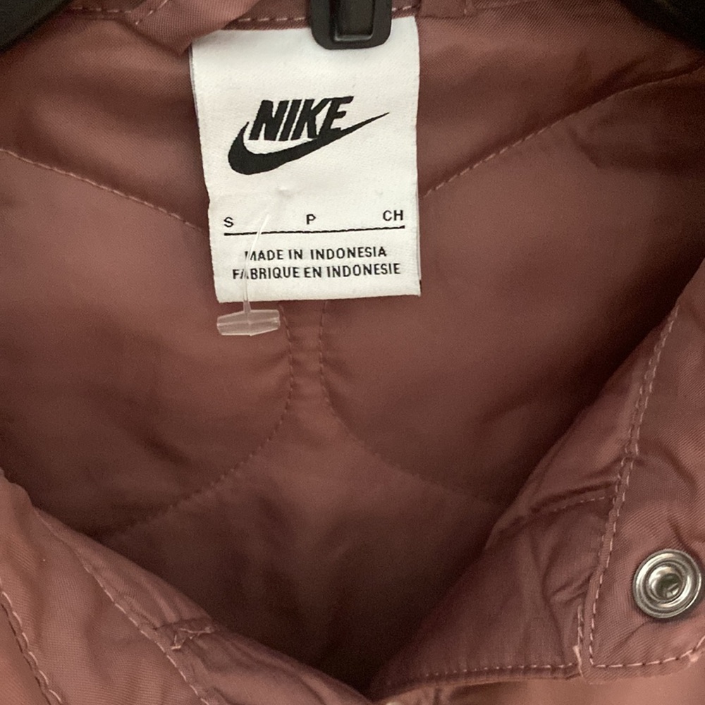 Nike Sportswear Essential Smoky Quilted Vest - Picture 7 of 8
